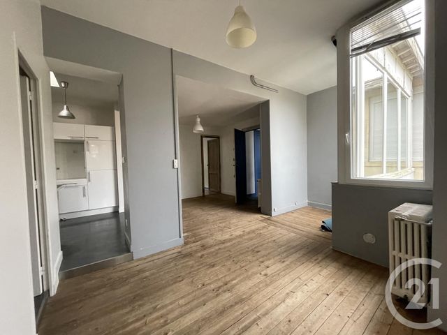 Appartement T3 à vendre - 3 pièces - 81.89 m2 - BORDEAUX - 33 - AQUITAINE - Century 21 Pey Berland